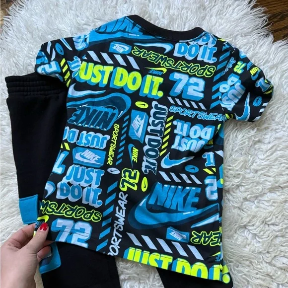 Nike Kids Graphic T-Shirt and Joggers Set - Picture 5 of 8